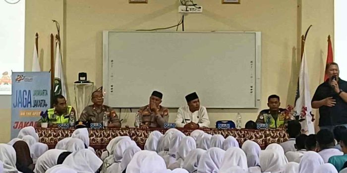 Jaga Jakarta On The Spot Kapolsek Bekasi Barat Bekali Siswa SMAN 12 Kota Bekasi tentang Disiplin, Tertib Berlalu Lintas, dan Bahaya Narkoba