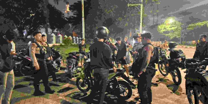 Brimob Polda Metro Jaya Bubarkan Balap Liar di Cipayung, Satu Motor Diamankan
