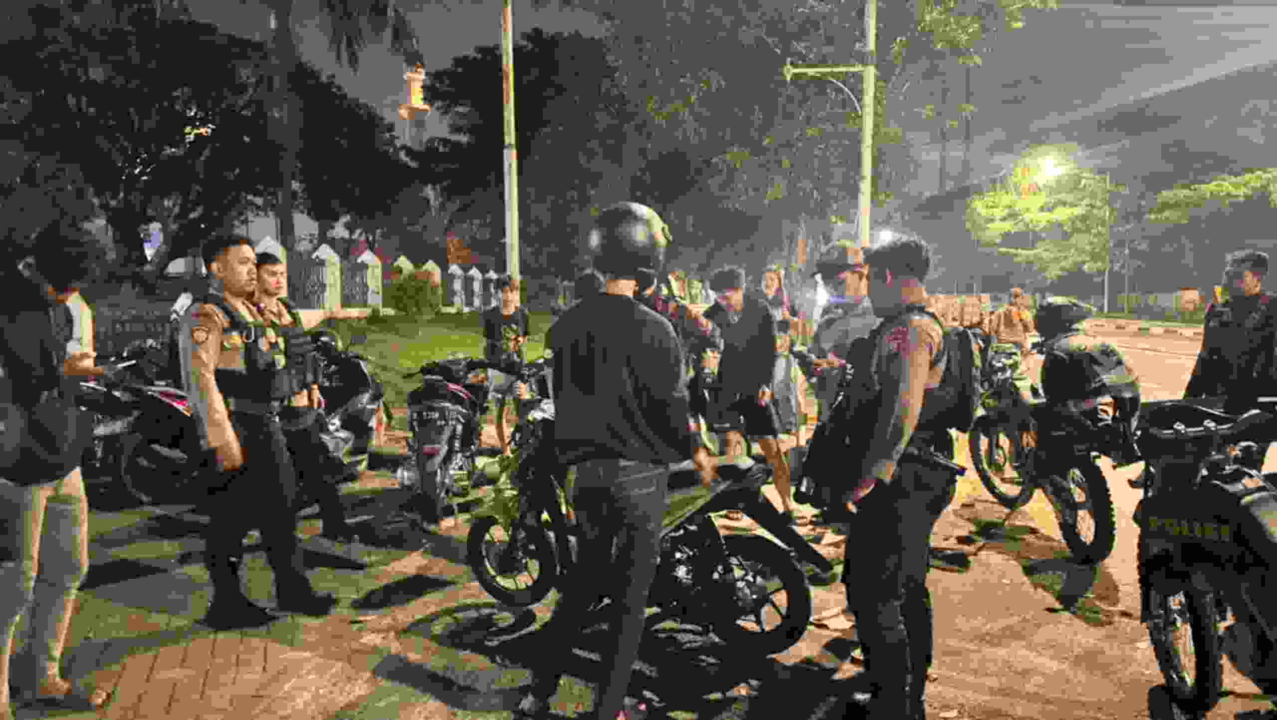 Brimob Polda Metro Jaya Bubarkan Balap Liar di Cipayung, Satu Motor Diamankan