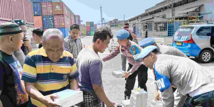 Jumat Berkah Sipropam Polres Pelabuhan Tanjung Priok, Wujud Kepedulian Polri kepada Masyarakat Pelabuhan