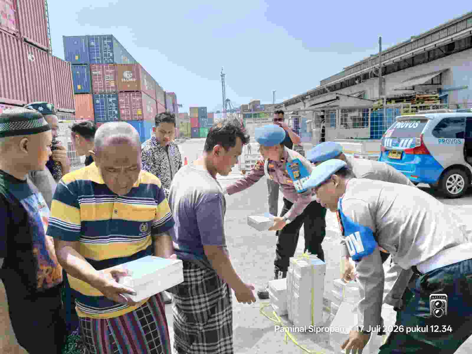 Jumat Berkah Sipropam Polres Pelabuhan Tanjung Priok, Wujud Kepedulian Polri kepada Masyarakat Pelabuhan