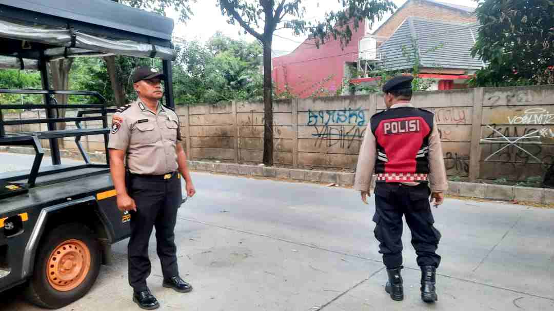 Jakarta On The Spot: Strong Point Polsek Bekasi Selatan Perkuat Kehadiran Polisi, Ciptakan Rasa Aman Bagi Masyarakat Jakarta On The Spot: Strong Point Polsek Bekasi Selatan Perkuat Kehadiran Polisi, Ciptakan Rasa Aman Bagi Masyarakat