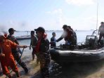 KRI MARLIN-877 BERHASIL EVAKUASI KORBAN SELAMAT KLM NURUL SALSA 01 DI KEPULAUAN SELAYAR KRI MARLIN-877 BERHASIL EVAKUASI KORBAN SELAMAT KLM NURUL SALSA 01 DI KEPULAUAN SELAYAR