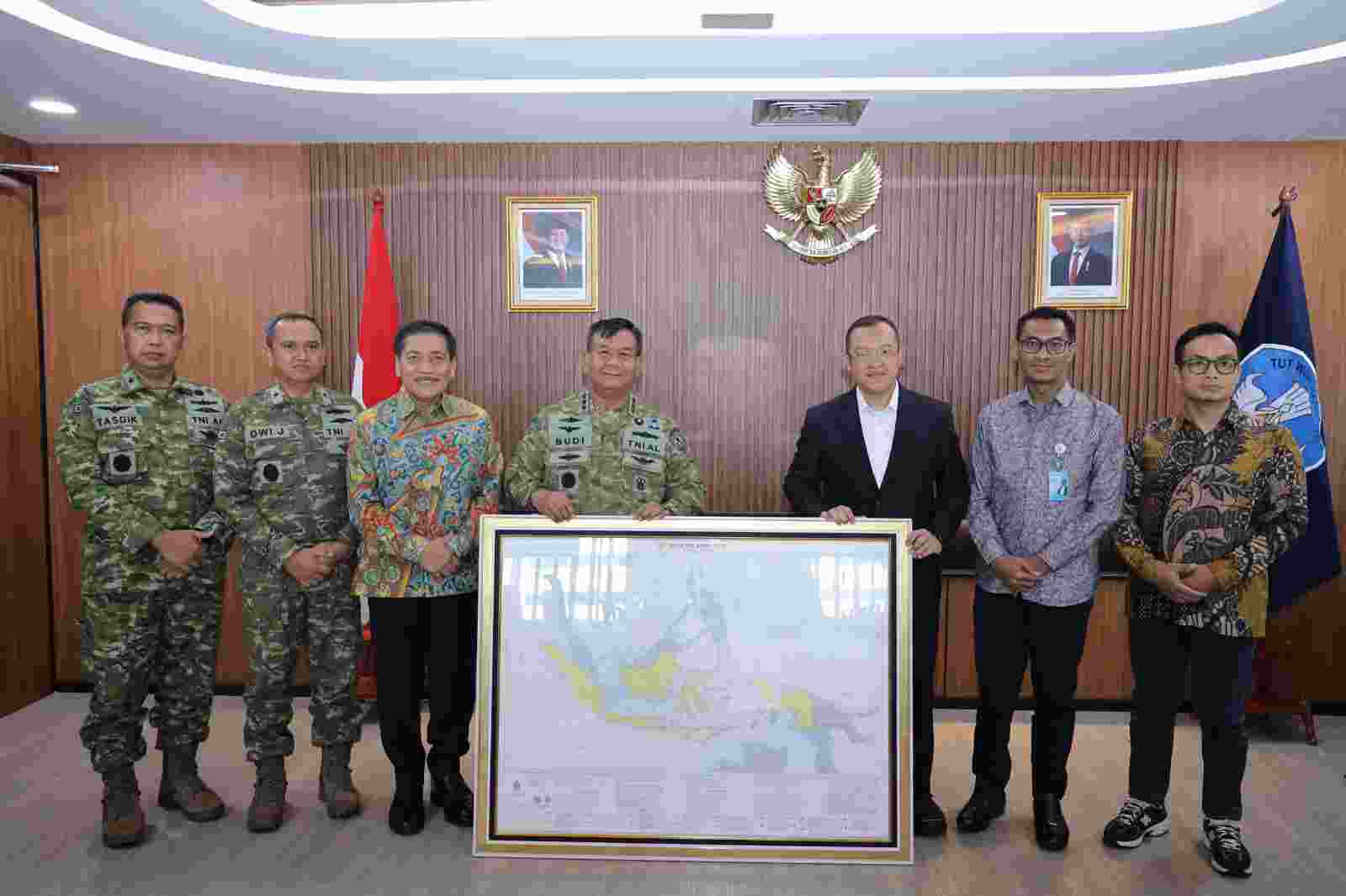Pushidrosal Dorong Kolaborasi Riset Kelautan dan Serahkan Peta NKRI ke Kemendiktisaintek Pushidrosal Dorong Kolaborasi Riset Kelautan dan Serahkan Peta NKRI ke Kemendiktisaintek