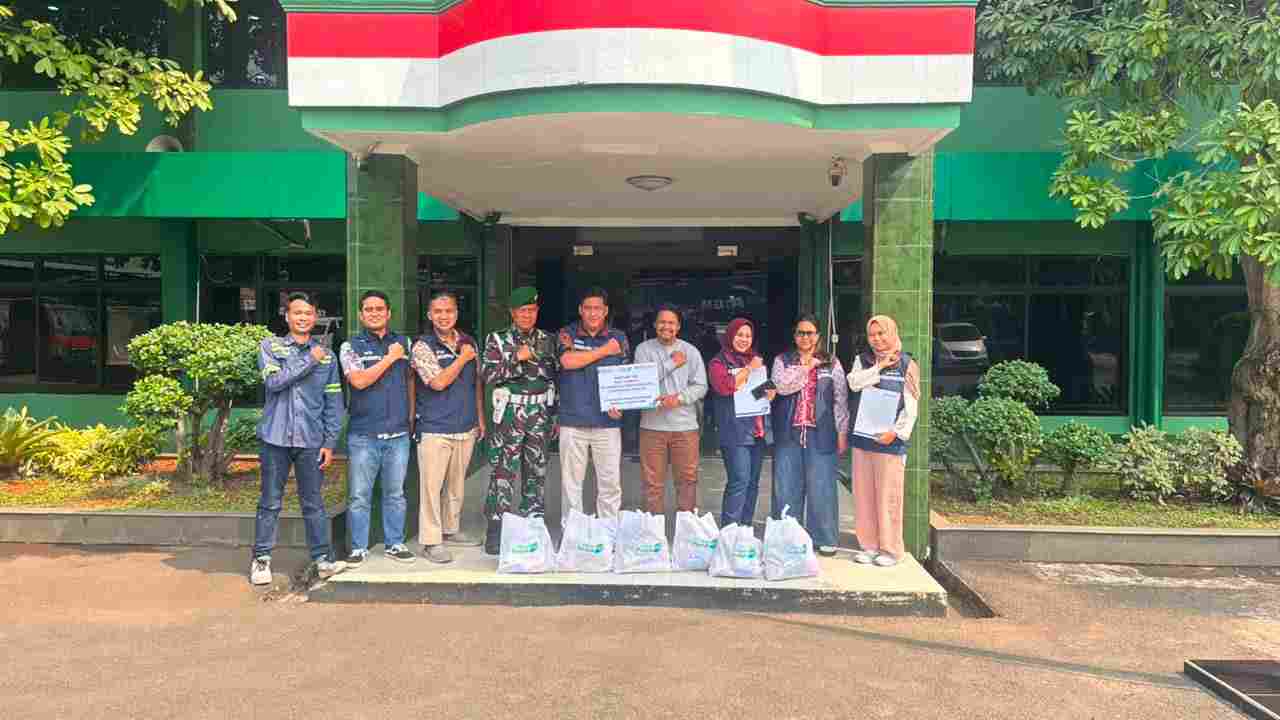 Perkuat Sinergi Sosial, Pelindo Regional 2 Tanjung Priok Salurkan 300 Paket Sembako Melalui Kodim 0502/Jakarta Utara