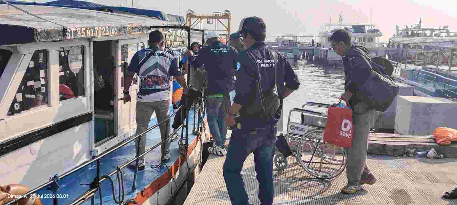 Polsek Kawasan Sunda Kelapa Polres Priok, Berikan Pelayanan dan Pengamanan Wisatawan ke Kepulauan Seribu.