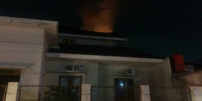 Kebakaran Gudang di Koja Berhasil Dipadamkan, Polisi Selidiki Dugaan Korsleting Listrik