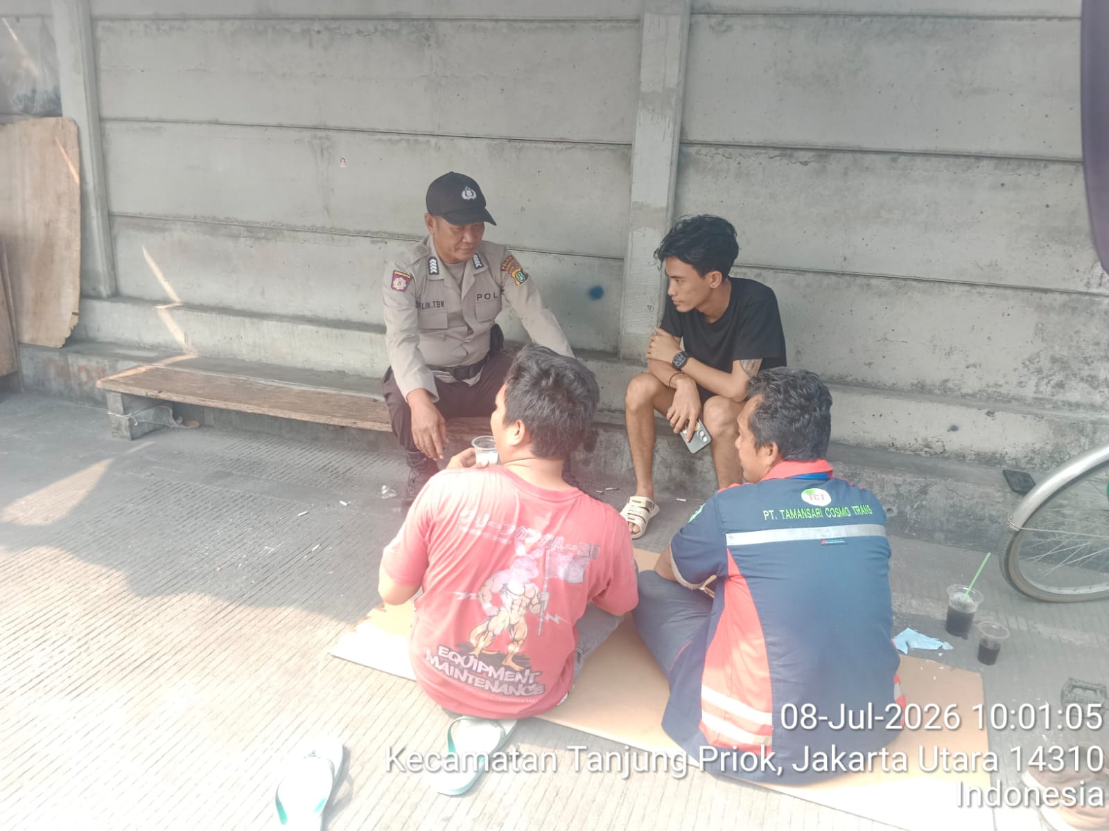 Patroli Dialogis Polsubsektor Inggom Perkuat Sinergi Keamanan Pelabuhan dan Tingkatkan Kesadaran Kamtibmas